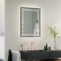 Salle de bain avec deux miroirs LED