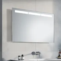 Glace miroir avec lumière en haut