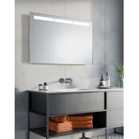Miroir de salle de bain avec miroir au dessus