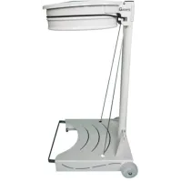 Support sac-poubelle mobile Le texte doit utiliser le mot clef sac fermement maintenu par une sangle élastique