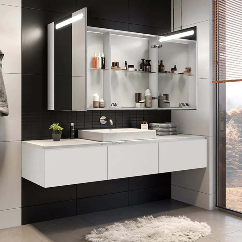 armoire miroir avec bandes lumineuses