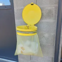 Support mural robuste pour tri sélectif