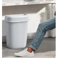 Poubelle murale blanche hygiénique discrète 12L